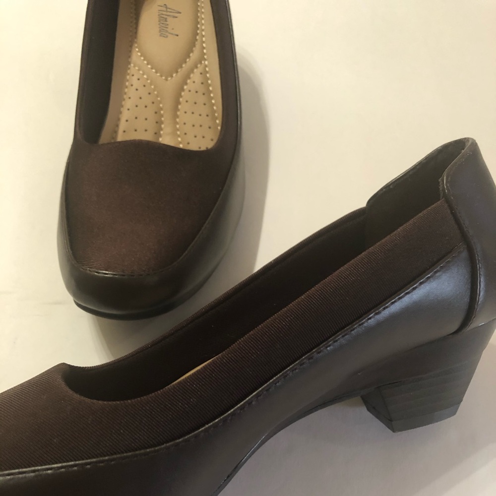 Dark Brown 1” heel very comfortable NEW